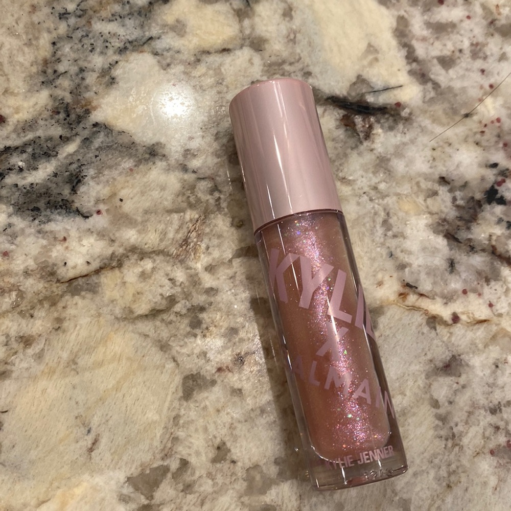 Kylie x Balmain lipgloss